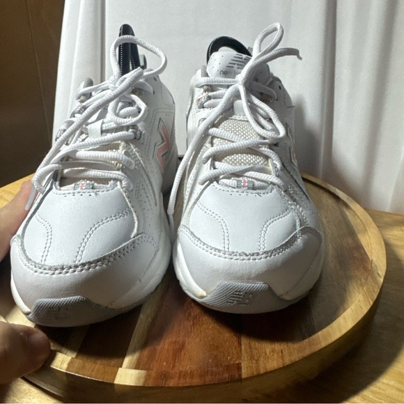 Size 7.5  New Balance 608v5 women’s training shoes White Pink - Picture 4 of 6